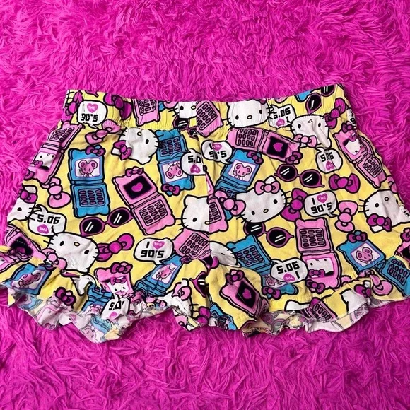 Hello Kitty Pajama Set Size Small - Picture 3 of 4